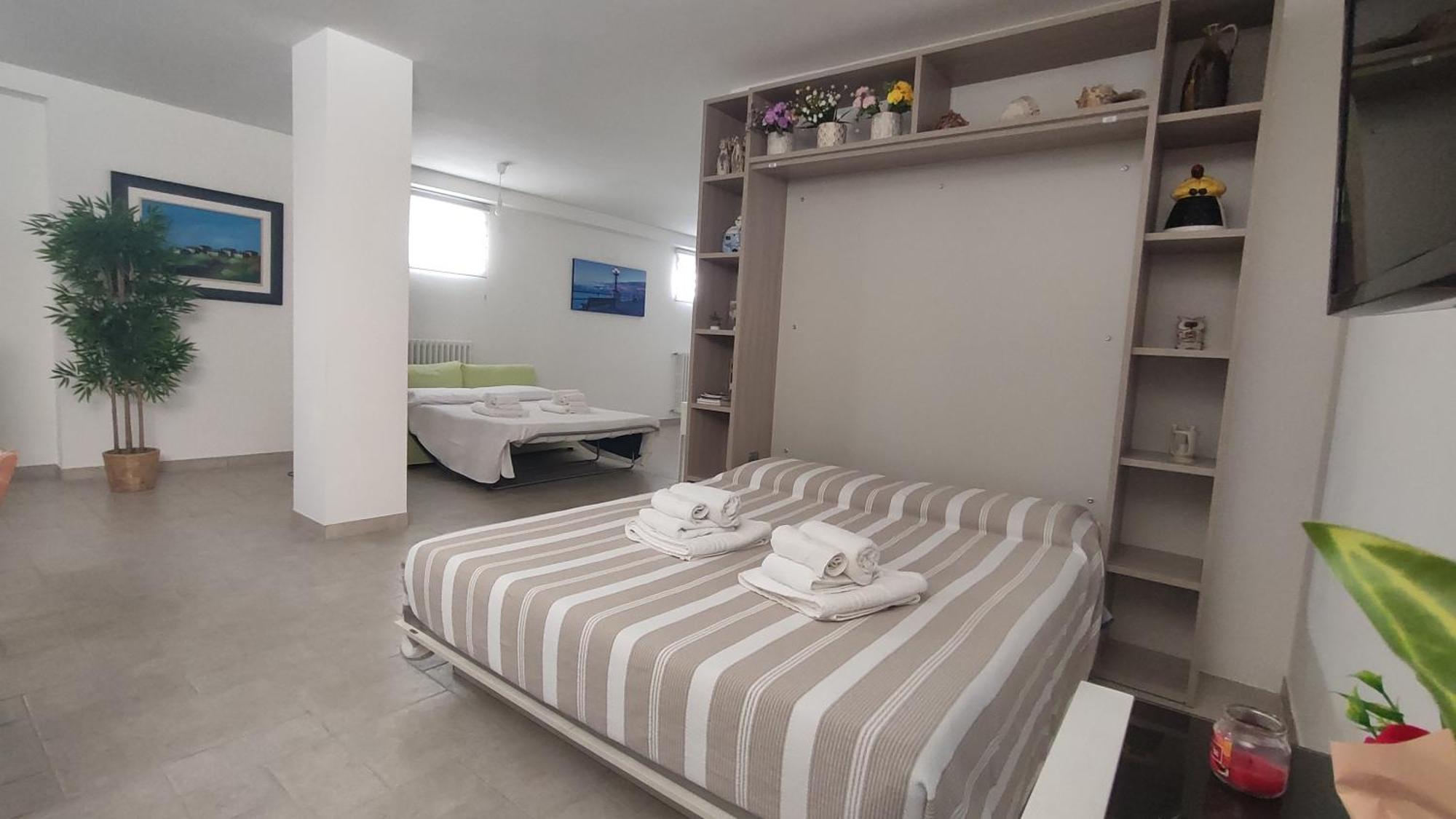 Seagull Apartments - Front And Sea View & Airport בארי מראה חיצוני תמונה