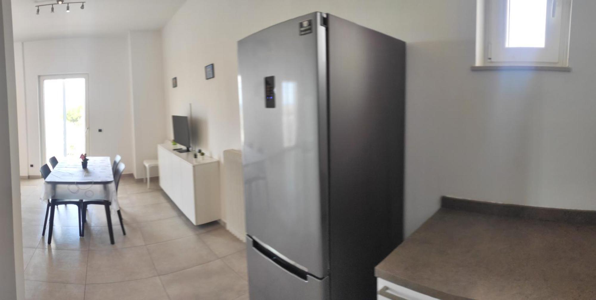 Seagull Apartments - Front And Sea View & Airport בארי מראה חיצוני תמונה