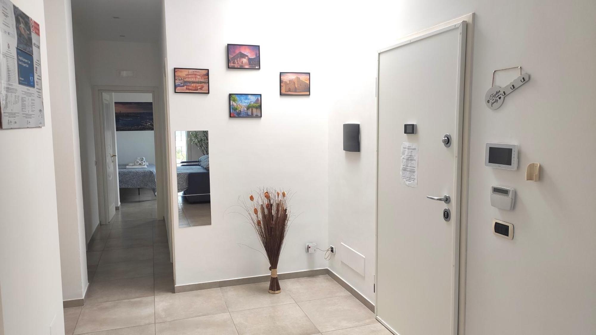 Seagull Apartments - Front And Sea View & Airport בארי מראה חיצוני תמונה