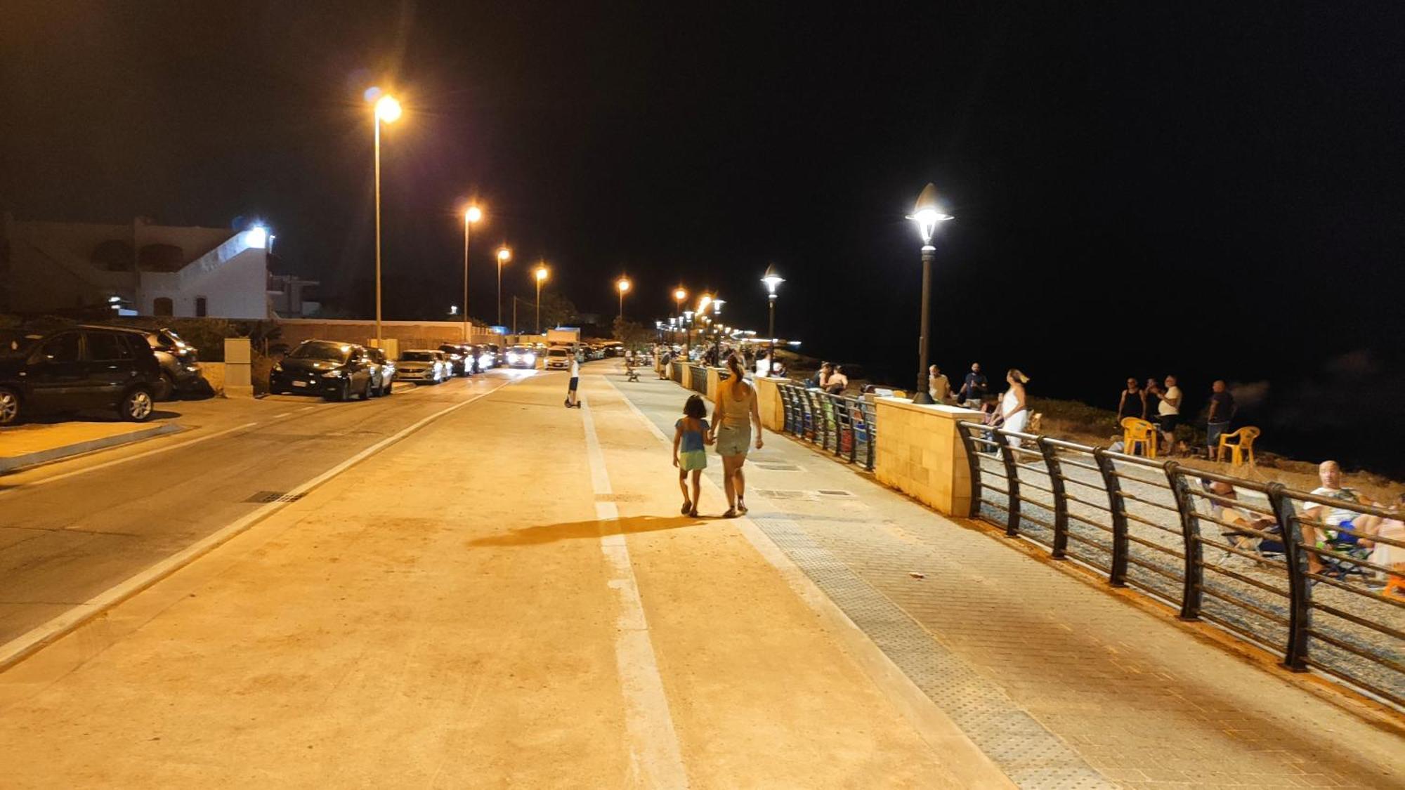 Seagull Apartments - Front And Sea View & Airport בארי מראה חיצוני תמונה